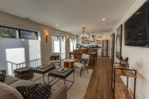 Modern Downtown Apartment with Porch - Ravenel